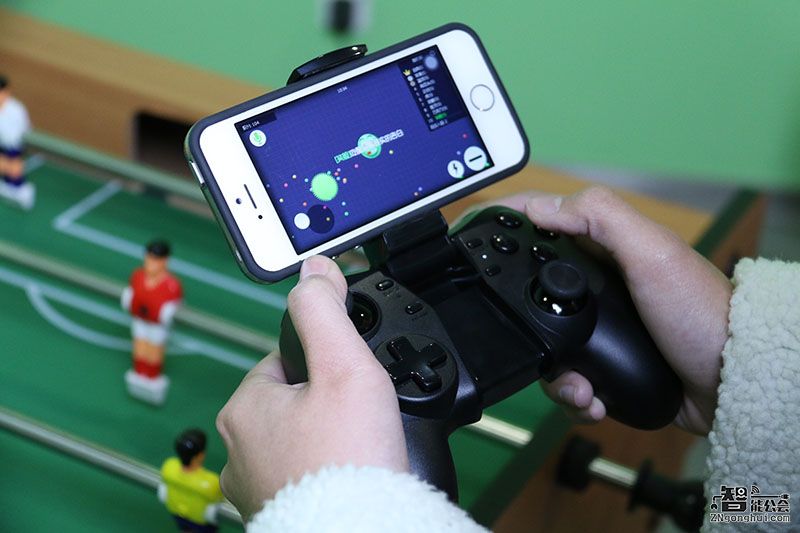 重新定义手游新玩法 这个手柄燃起了我的游戏欲 智能公会