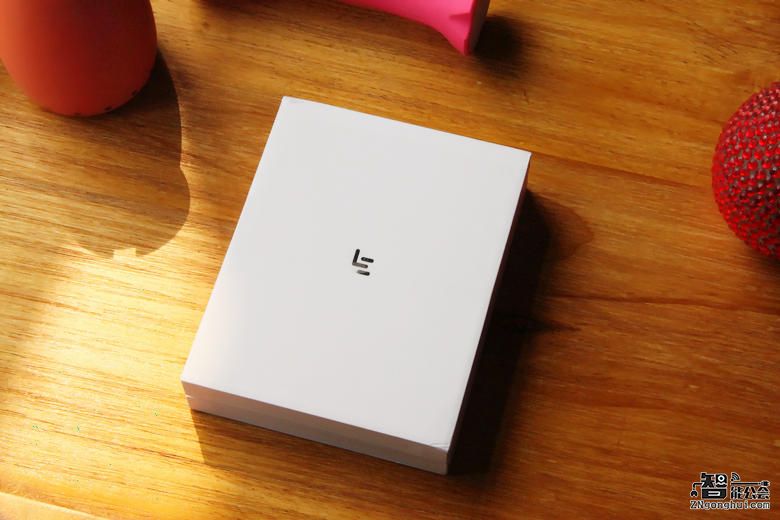 乐2 千元机中的战斗机 拆箱图赏 智能公会