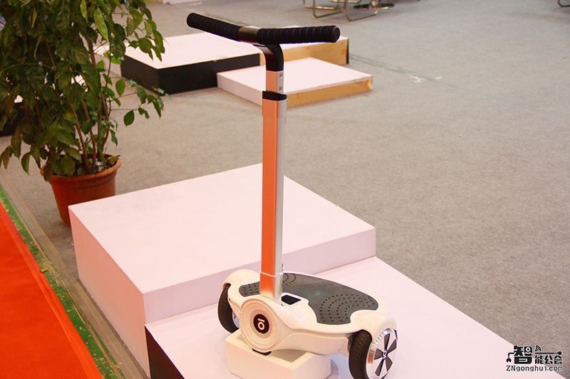 机器人都打起来了！青岛电博会出了啥状况？ 智能公会