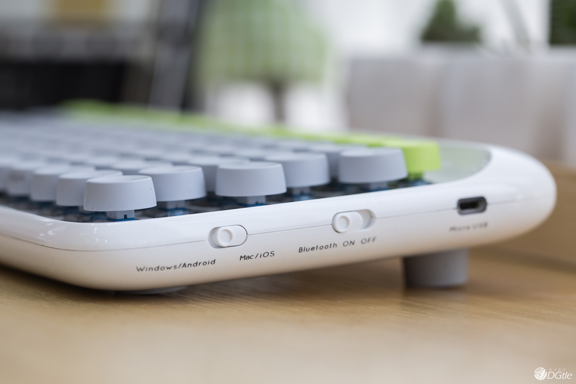 垂涎欲滴！披着糖果外衣的复古机械键盘 智能公会