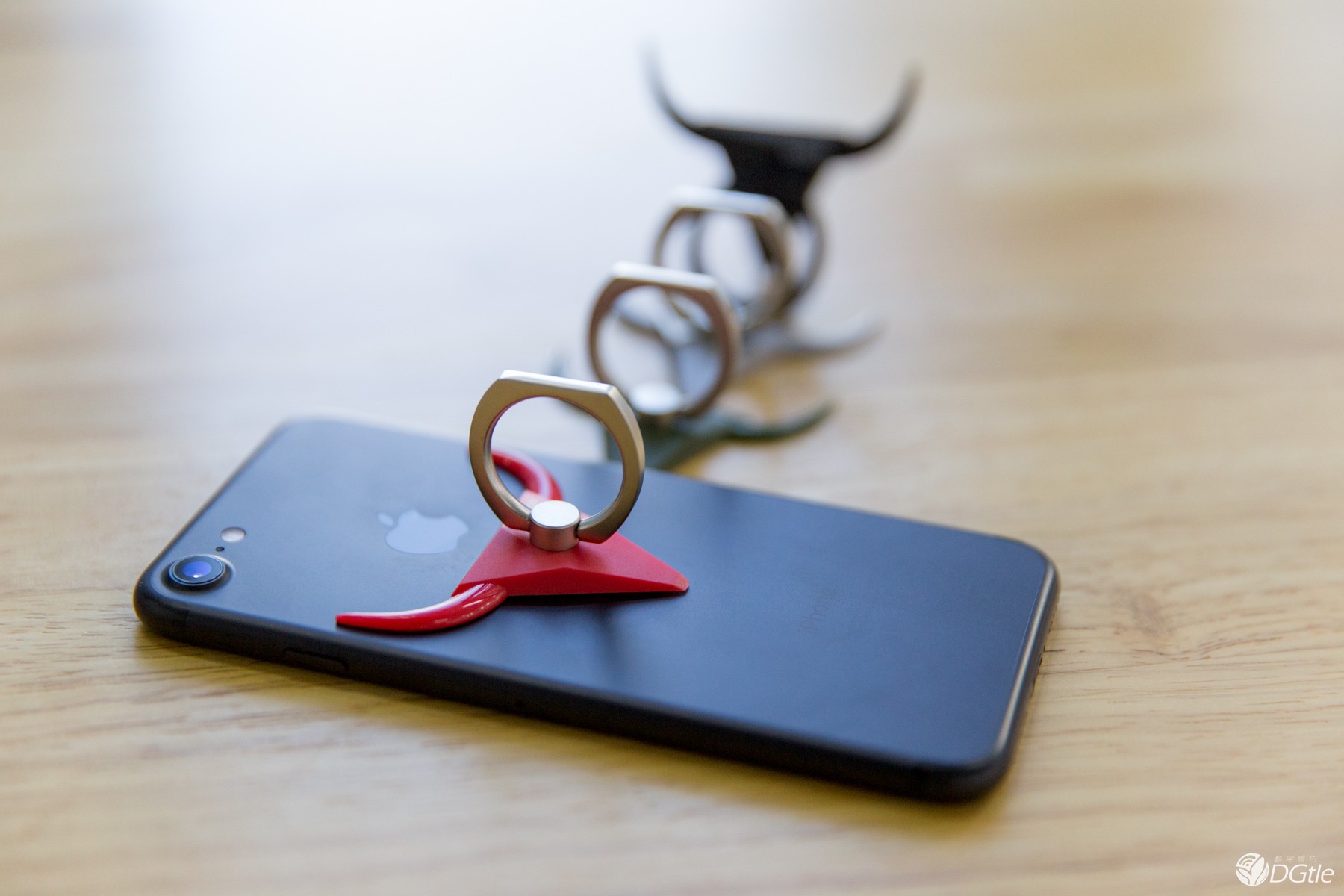 手滑星人的救星  bcase公牛手机指环支架 智能公会