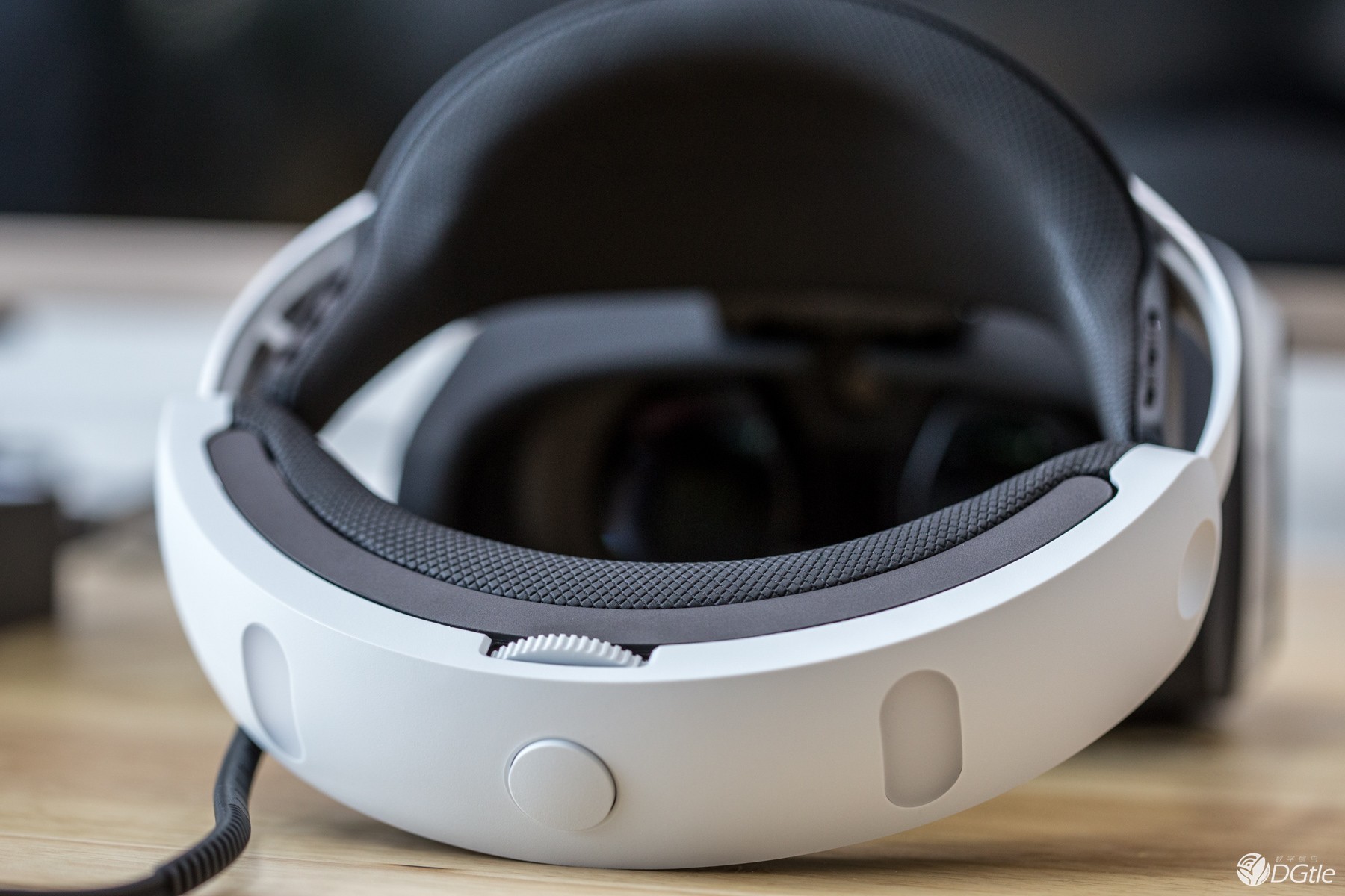 一面理想 一面现实  PlayStation VR深度体验 智能公会