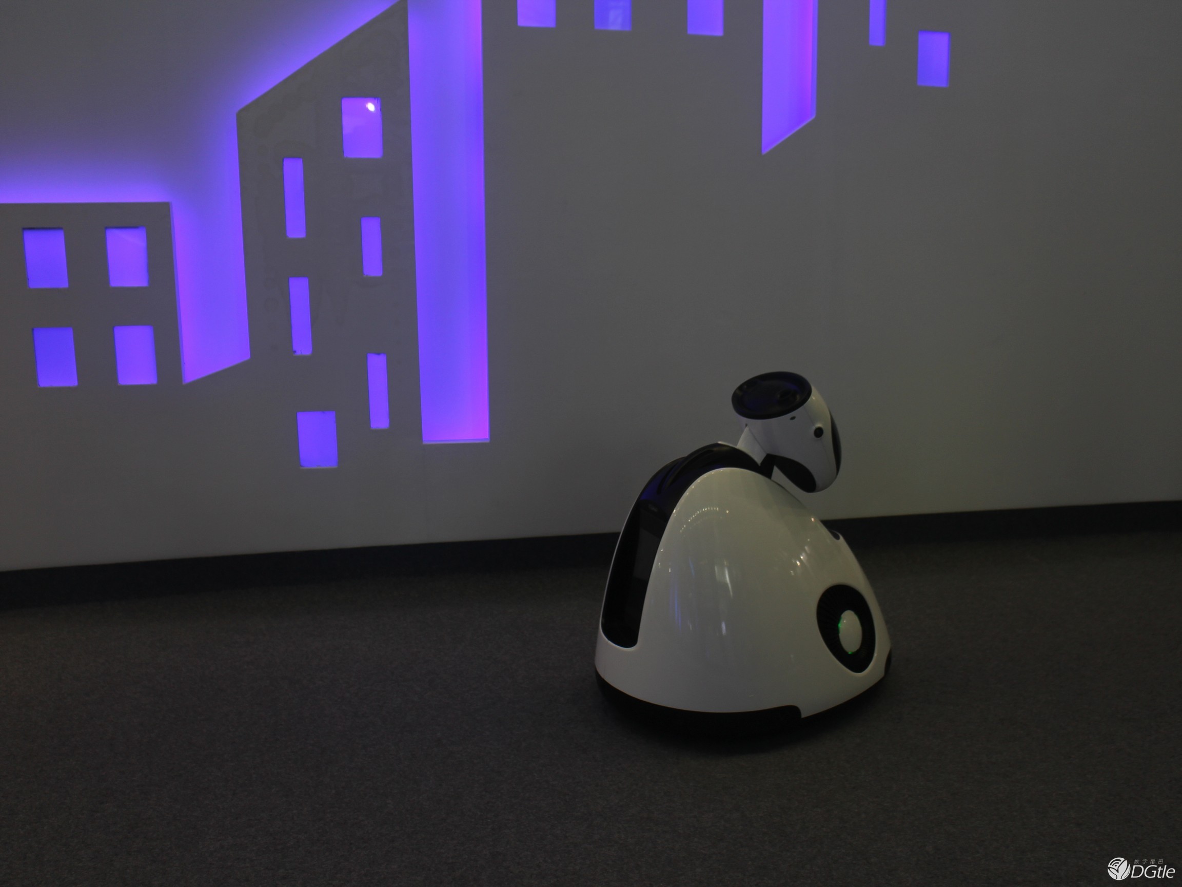 智能机器人管家能干啥？Focalmax给出了自己的答案 智能公会