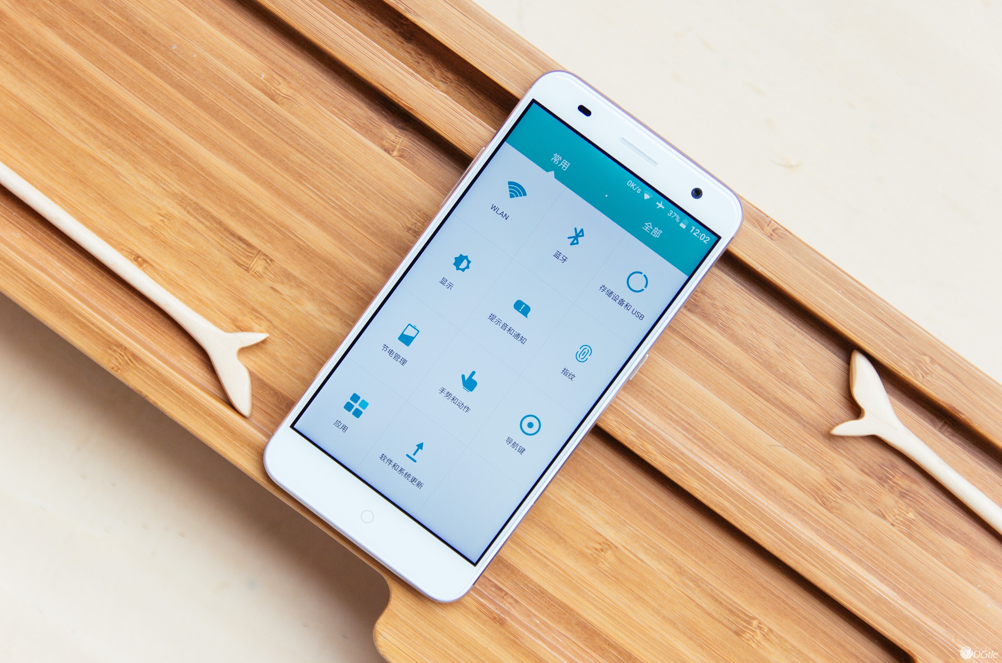  中兴小鲜4 也许是目前最实用的语音手机 智能公会
