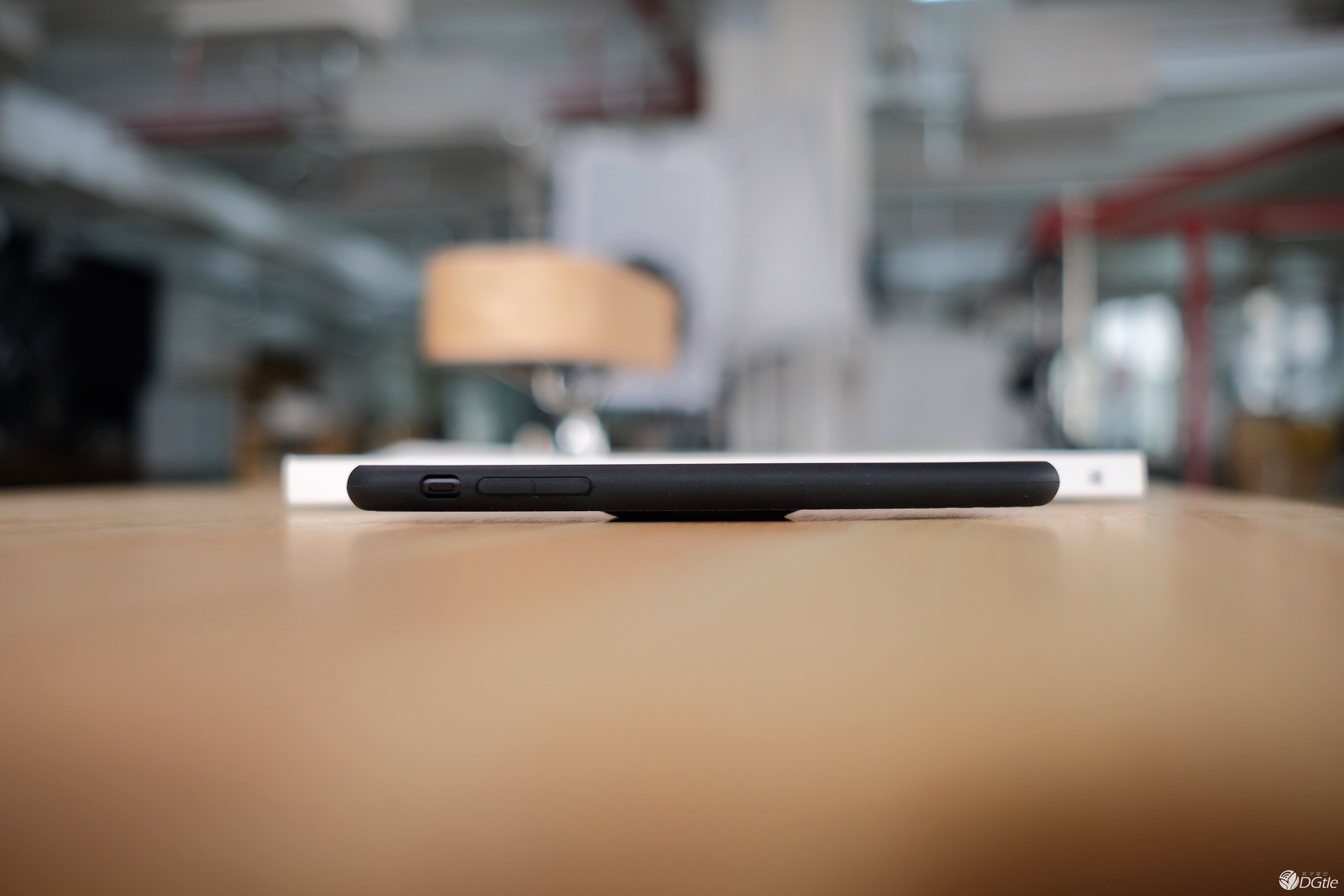 来自热带的灵感 邦克仕Tropico保护壳轻体验 智能公会