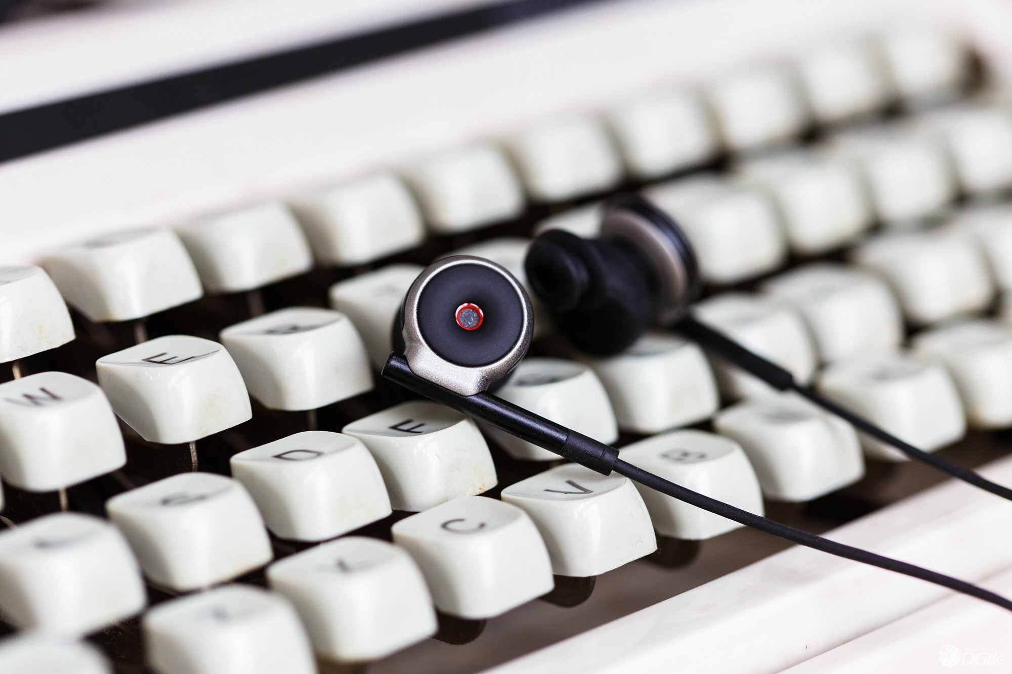 轻松制作人头录音 森声Lifelike录音耳机体验 智能公会