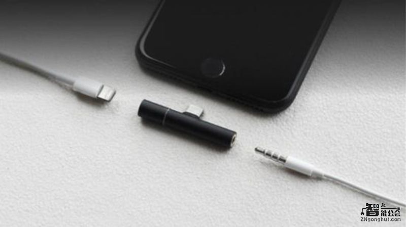 用苹果7的别错过！这个玩意可以让你边充电边听歌 智能公会