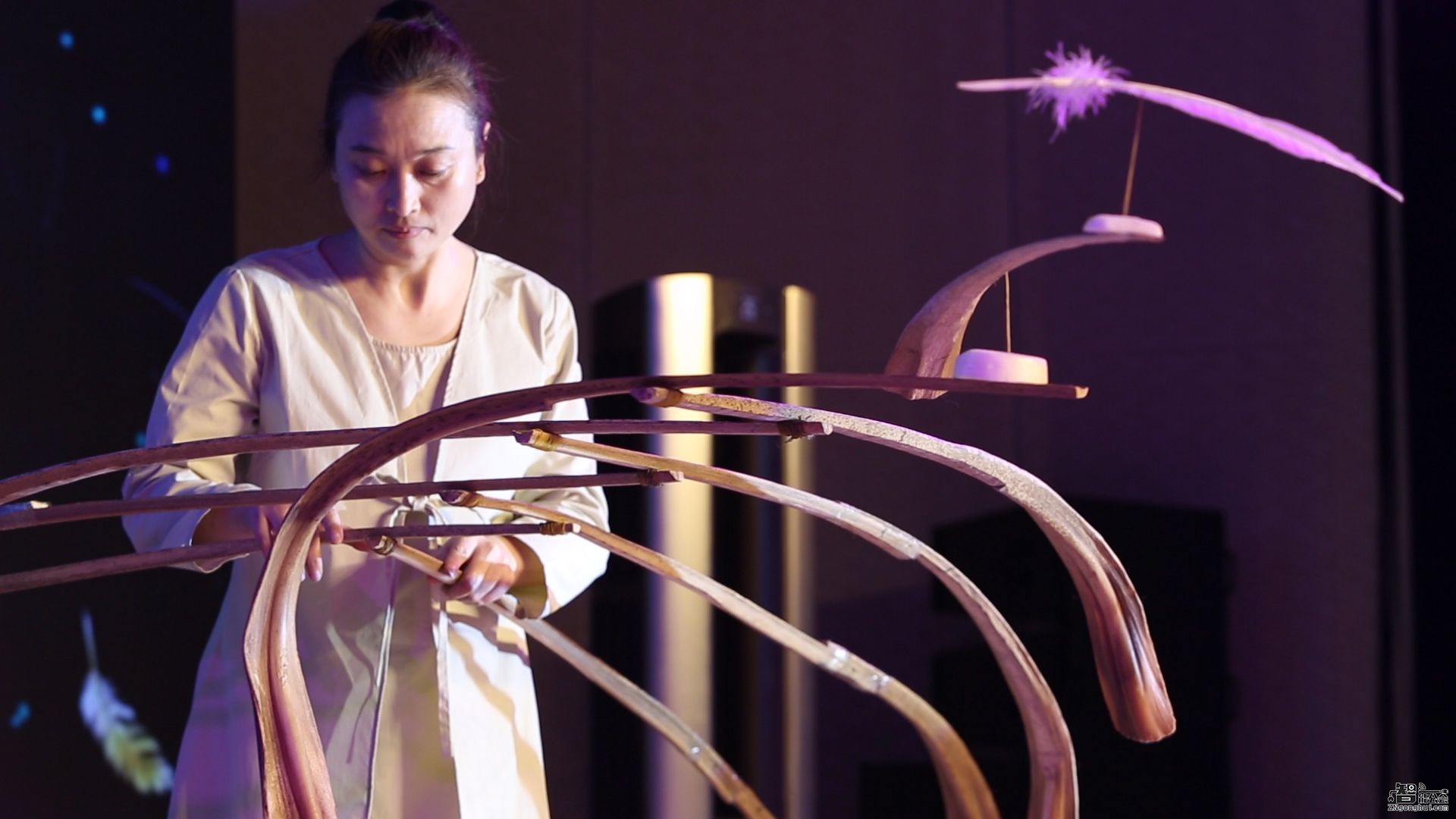 是怎样的一台空调 能解决现场所有消费者的困扰？ 智能公会