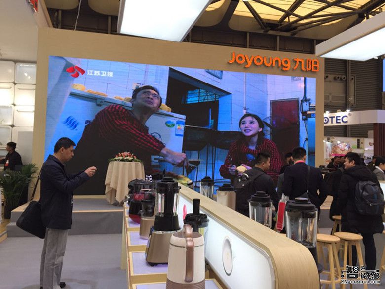 九阳竟然有会隐形的油烟机和会上天的净水器？ 智能公会