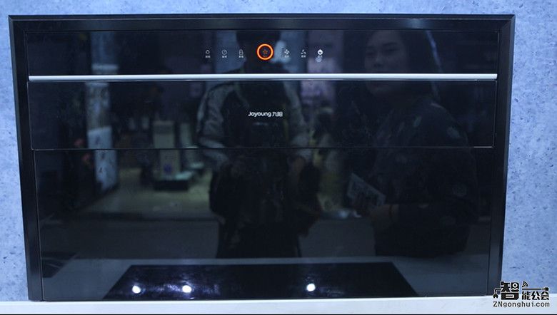 九阳竟然有会隐形的油烟机和会上天的净水器？ 智能公会