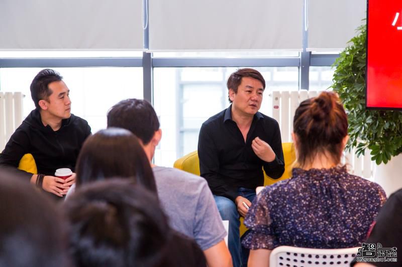 小米发布299元AI音箱 启动1元公测 智能公会