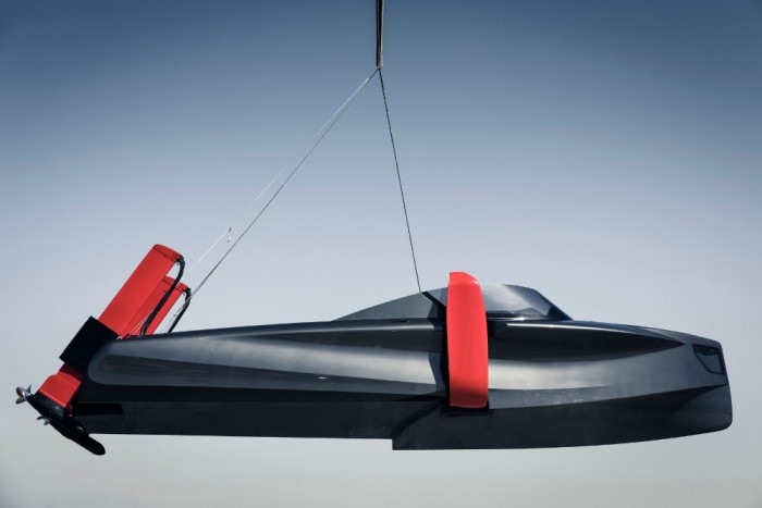 新款时尚混合动力“飞行游艇”：Foiler水翼艇 智能公会