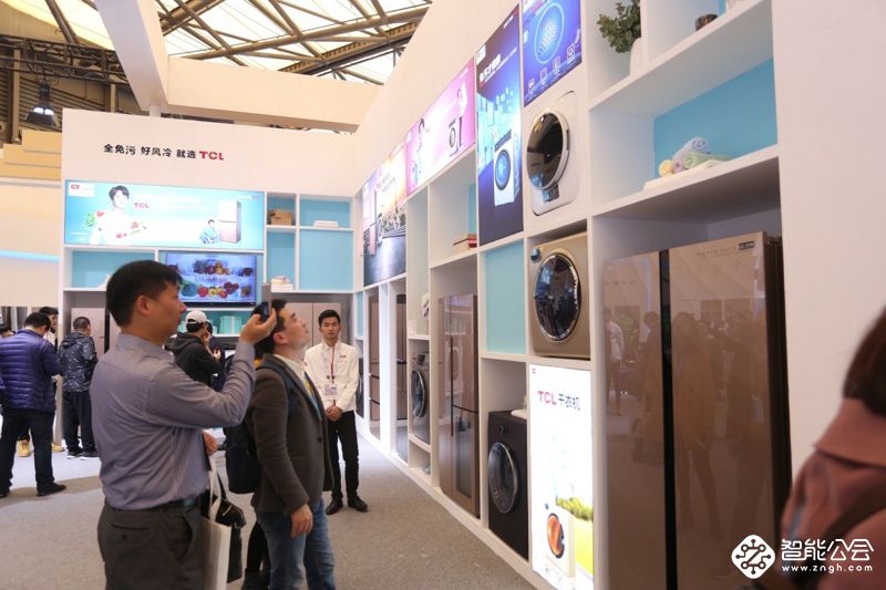 TCL冰箱洗衣机闪耀家博会 “双+”战略升级创享“健康家” 智能公会