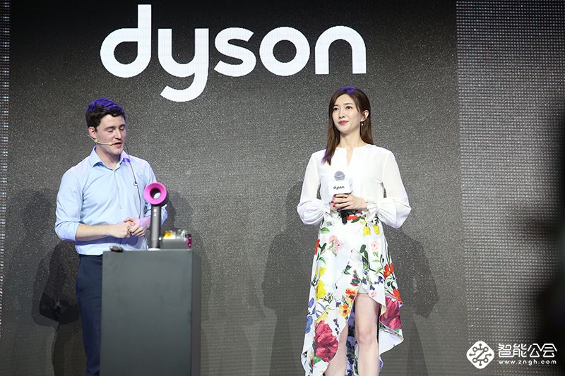 每秒产生41升强劲均匀气流 戴森吹风机黑科技你肯定没见过 智能公会