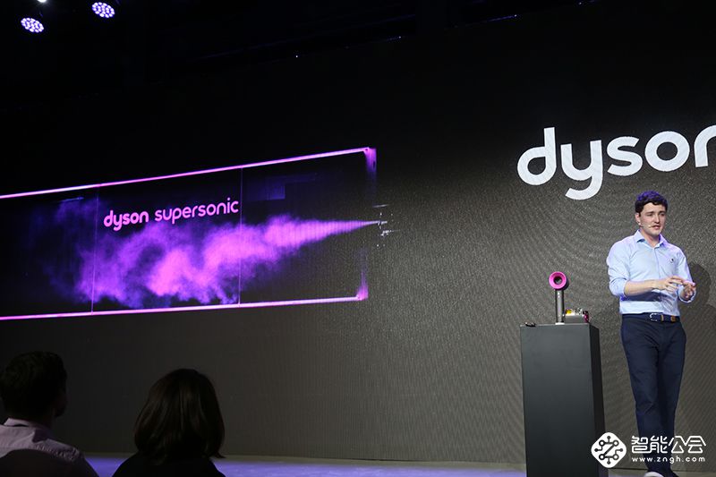 每秒产生41升强劲均匀气流 戴森吹风机黑科技你肯定没见过 智能公会