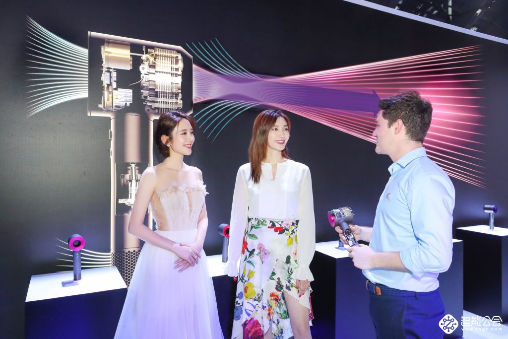 每秒产生41升强劲均匀气流 戴森吹风机黑科技你肯定没见过 智能公会