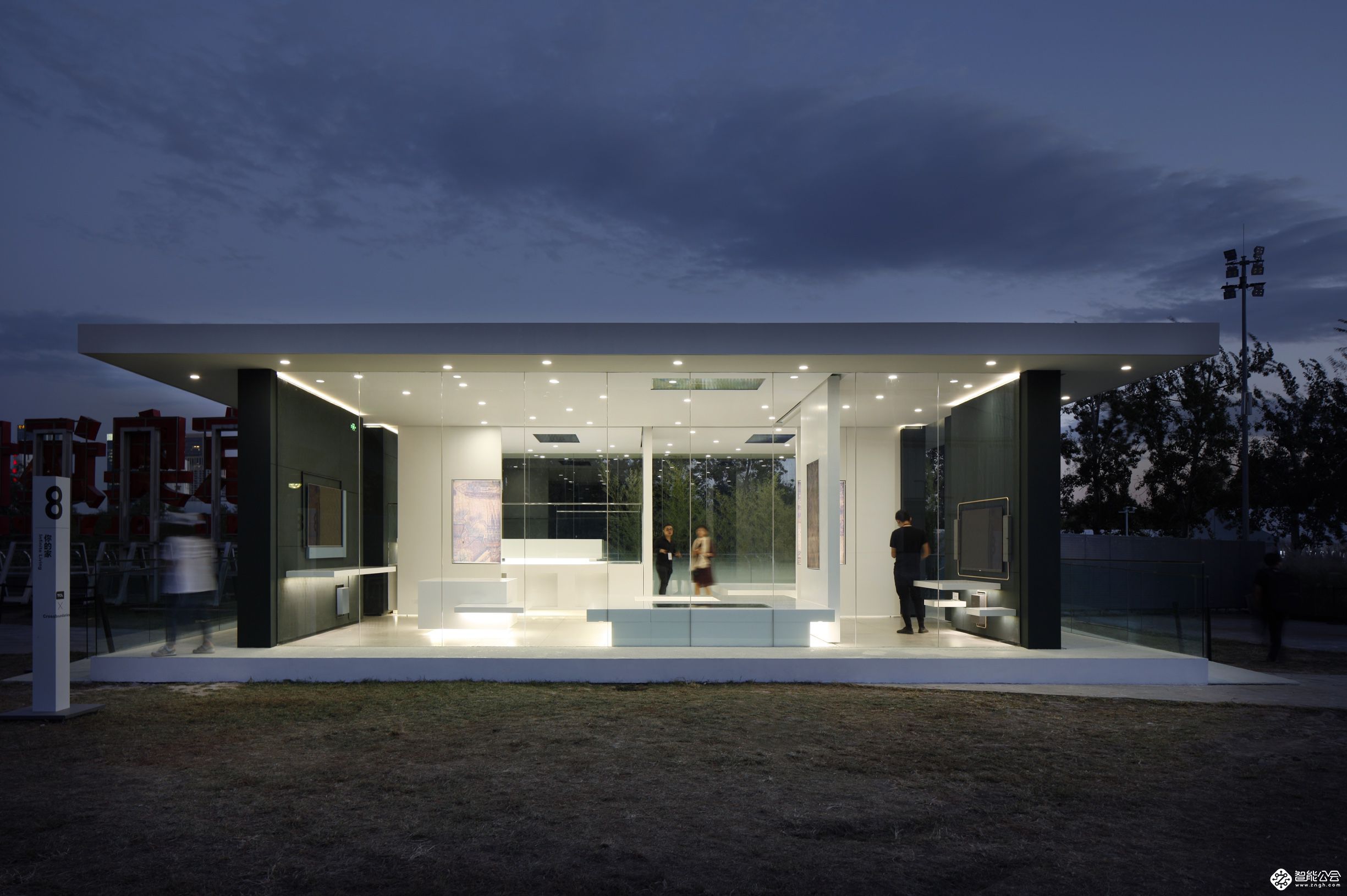 TCL在鸟巢展示XESS浮窗全场景TV魅力 诠释科技+设计应以人为本 智能公会