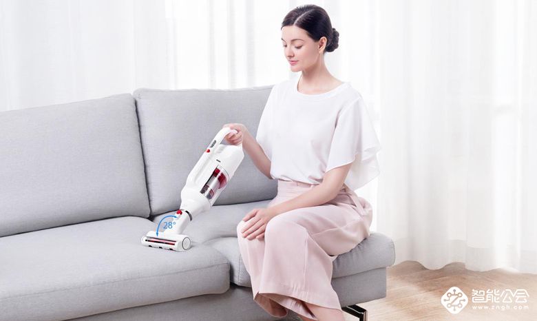 一边哼着小曲一边就能将房子打扫的干净明亮，小狗真的帮大忙了 智能公会