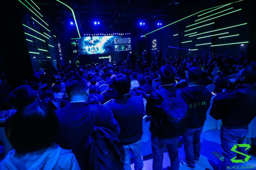 双液冷更能打！黑鲨游戏手机Helo实力演绎“暴力美学” 智能公会