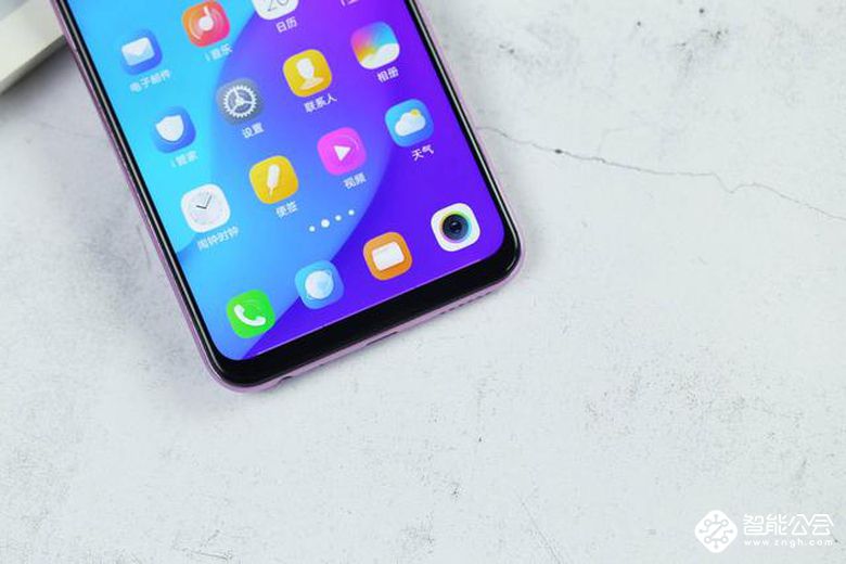 vivo、华为诠释全面屏美学，网友：价格差了一部小米不止 智能公会