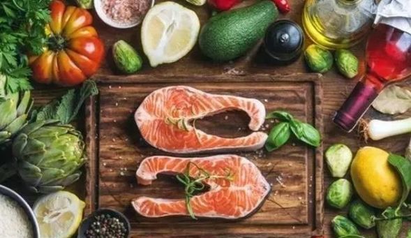 LG电子发布卷轴电视；微软停止支持微软手环APP，将为部分用户退款 智能公会