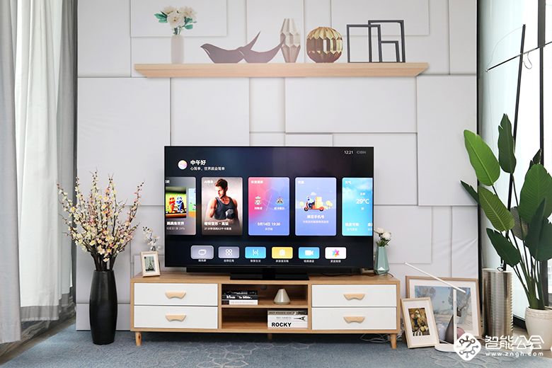 65寸华为智慧屏深度体验 TA背后竟然藏着一个全新智慧入口 智能公会