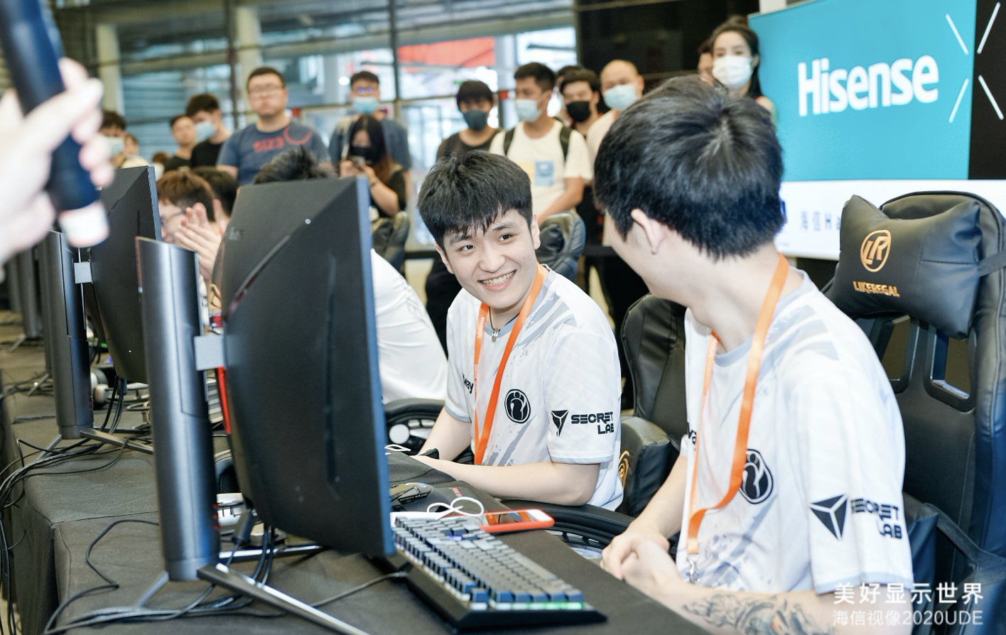 海信首款电竞显示器携手iG首秀 240HZ+1000R曲率“硬派”出道 智能公会