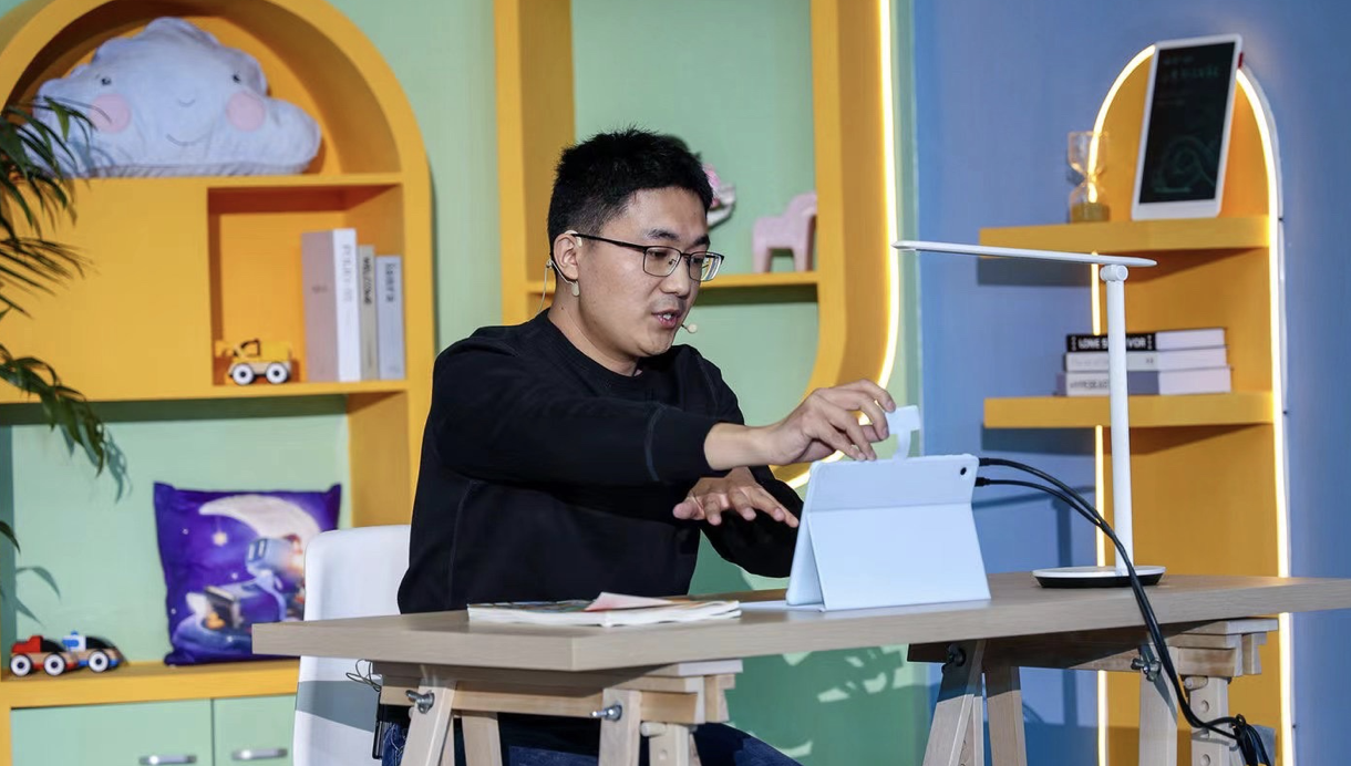 小度新品发布会推多款泛智能终端，智能助手应用势能爆发 智能公会