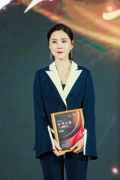 红顶破圈进行时,跨界引爆带来“生活之上”的美好 红顶破圈进行时,跨界引爆带来“生活之上”的美好 智能公会