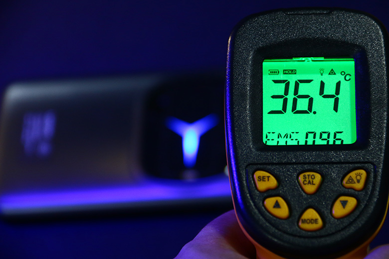 散热能力强悍到有点冰手 拯救者Y90电竞手机体验评测 智能公会