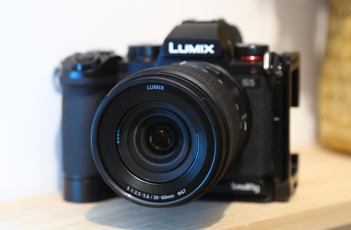 松下s5为什么选20-60mm作为套机头？ 智能公会