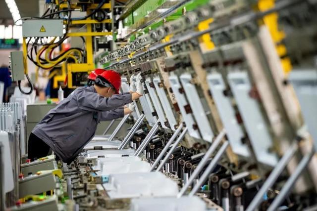 从“经用”到“好用”，40年容声晋位“国货之光” 智能公会