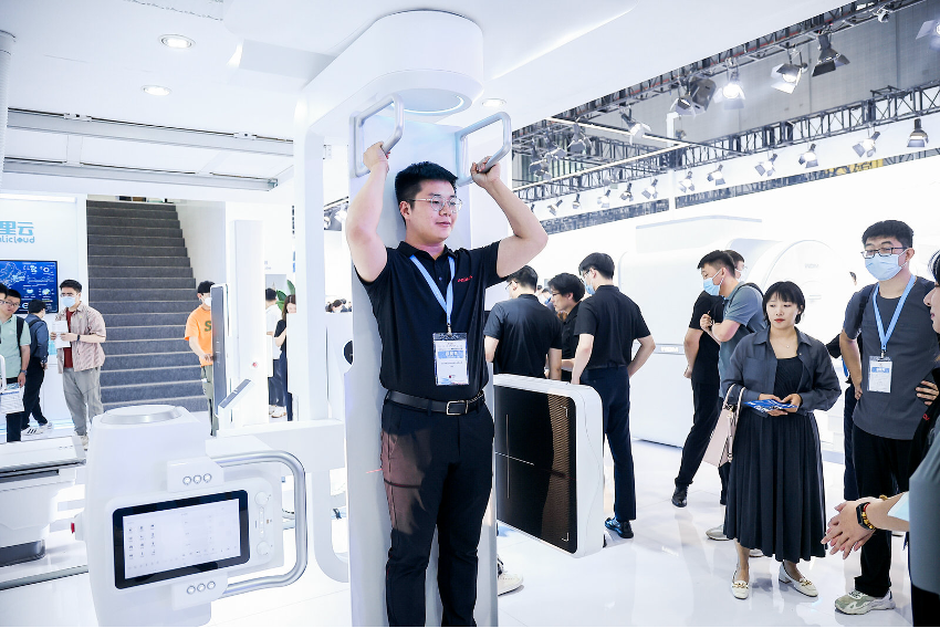 美的医疗携46件科技产品亮相2023CMEF，受全球客户青睐 智能公会