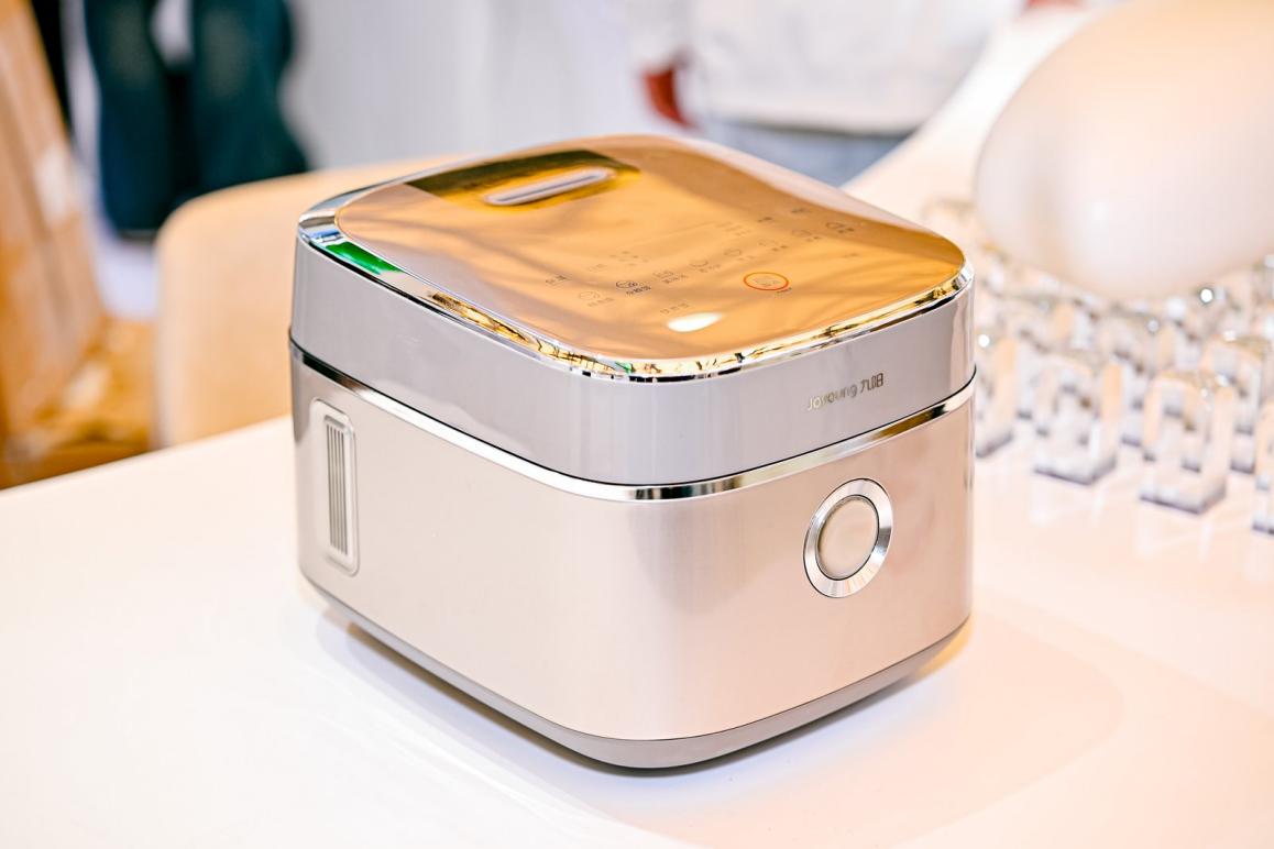 中国小家电「健康派」代表登场AWE  九阳革新厨房健康新体验 智能公会