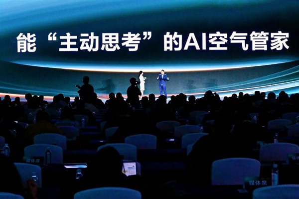 足球传奇萨内蒂亲临海信空调展区，中文点赞“好新风 好睡眠” 智能公会