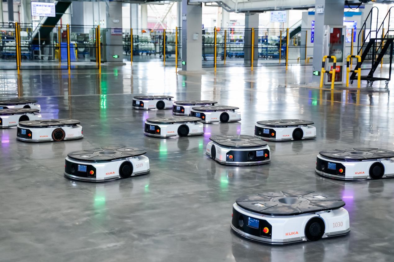 首个智能体工厂获世界纪录认证，美的引领智能制造范式跃迁 智能公会