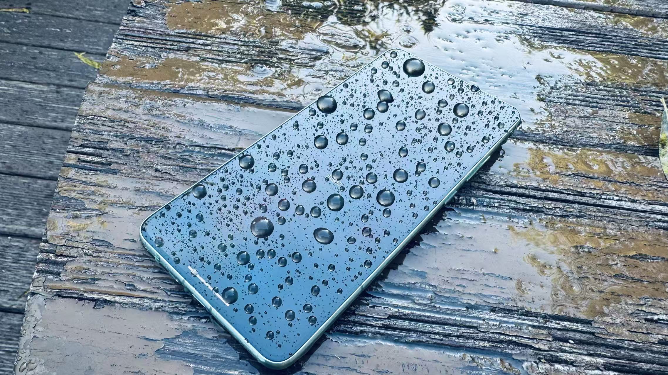 轻薄全能旗舰 体验无短板 联想moto X70 Air AI手机深度评测 智能公会