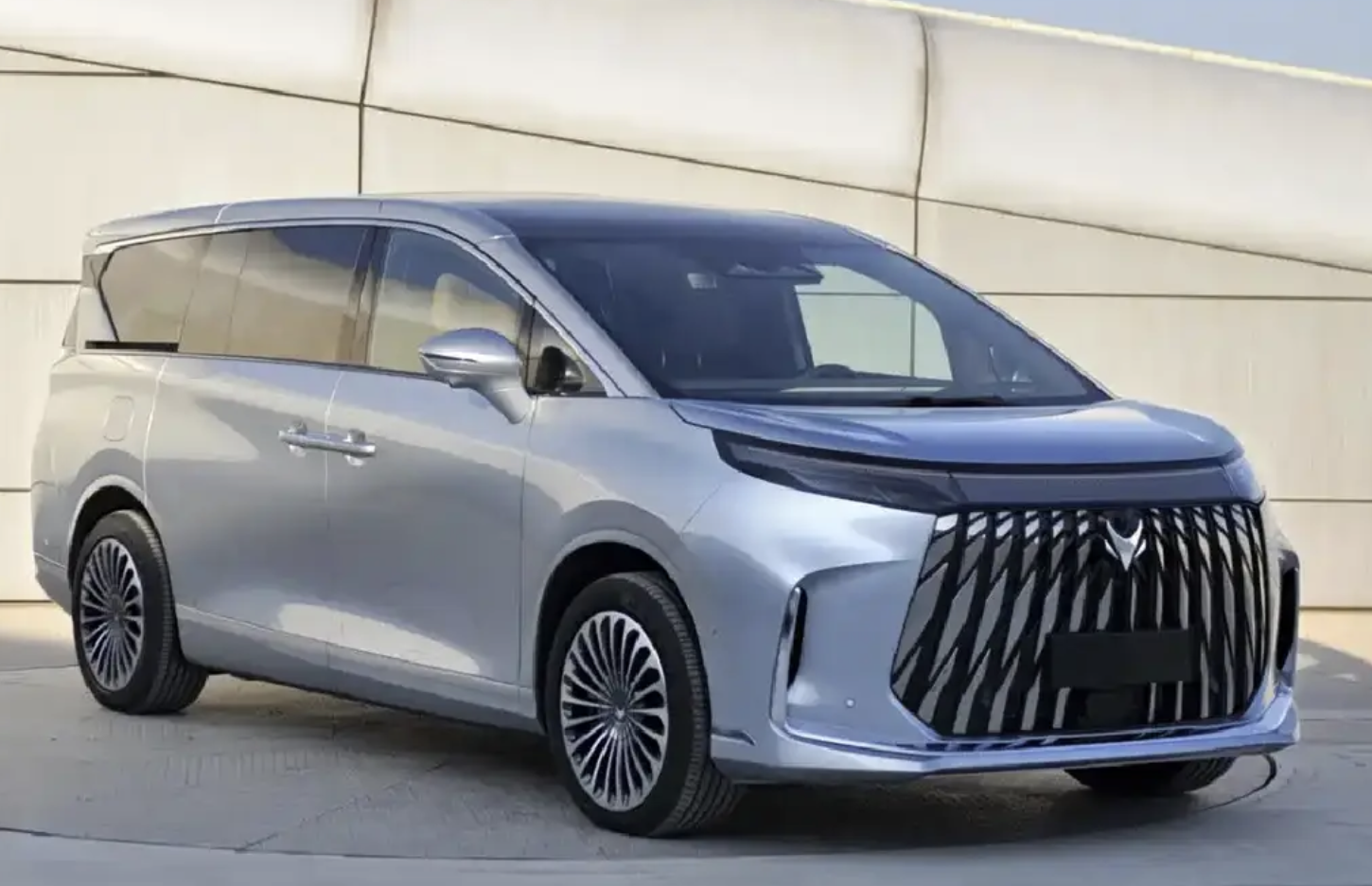 极狐全新MPV亮相，1.5T增程+磁流变底盘，车长超5米3！ 智能公会