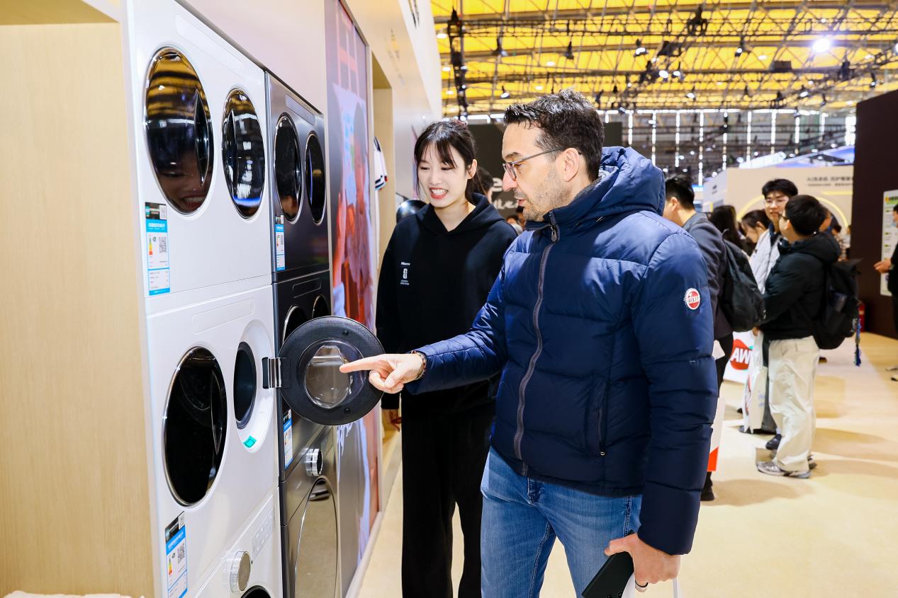 AWE2026高光时刻！海信全家筒·棉花糖U7S获艾普兰奖，解锁洗护新自由 智能公会